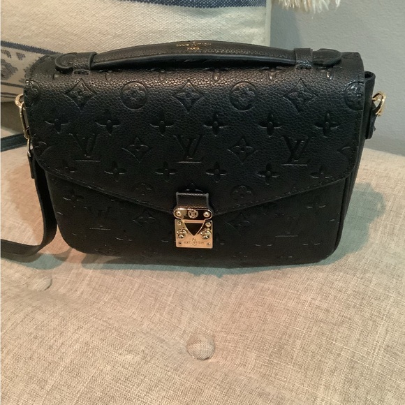 Black monogram bag - Picture 5 of 7